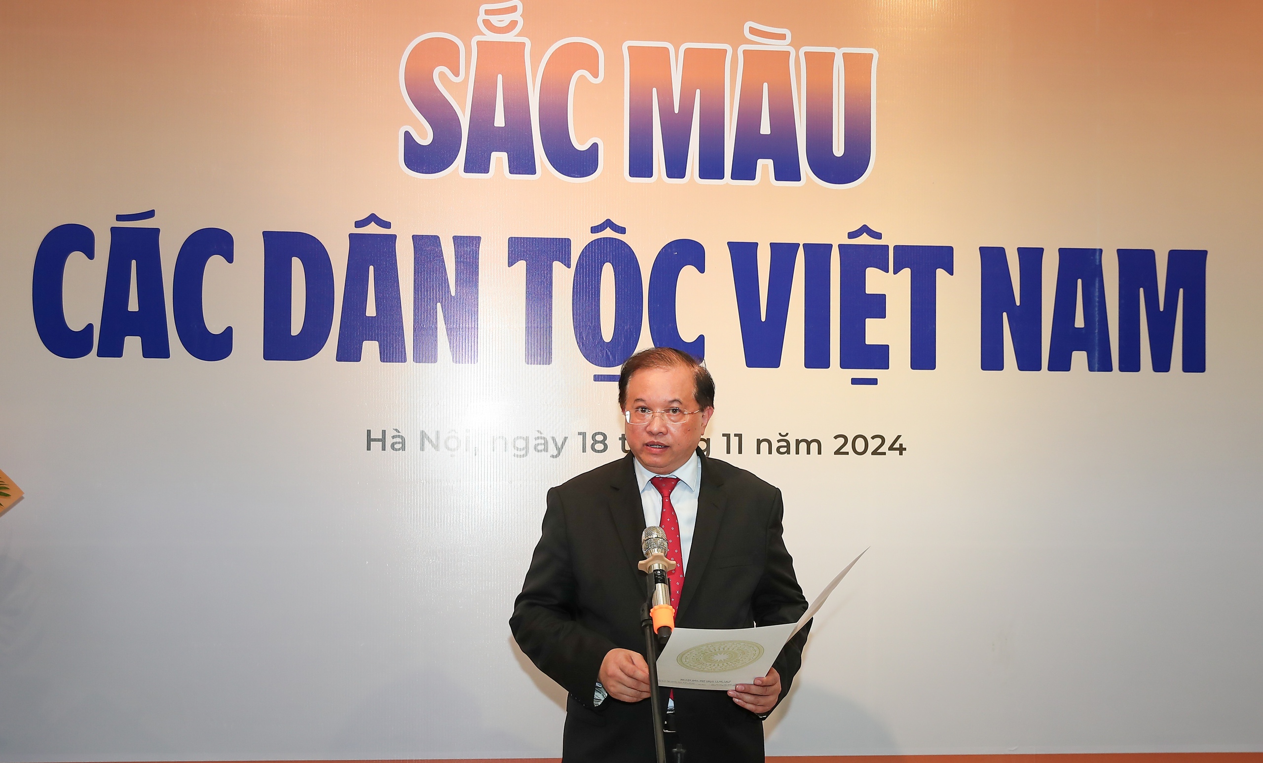 Triển lãm "Sắc màu các dân tộc Việt Nam": Giới thiệu những giá trị văn hóa dân tộc độc đáo - Ảnh 3.